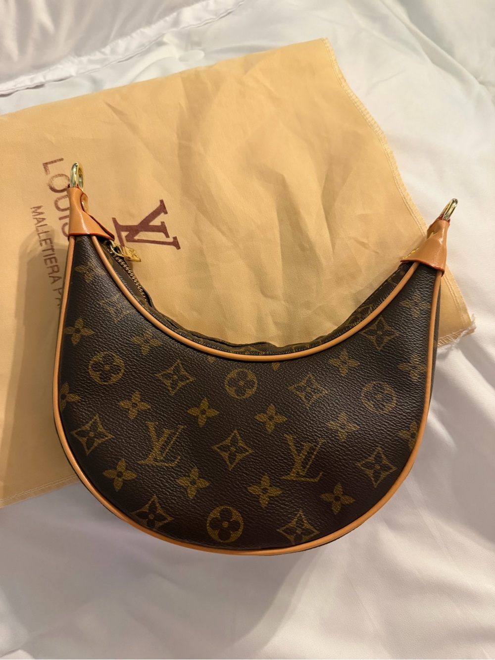 Banana shaped Shoulder Bag in Brown and Tan